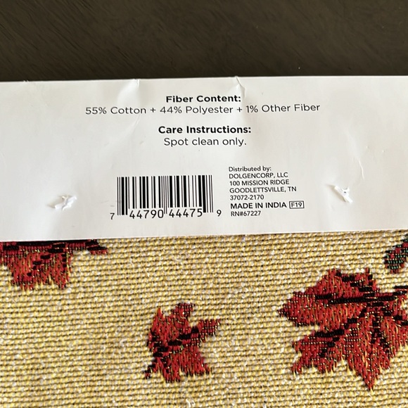 Fall table runner. - Picture 3 of 5